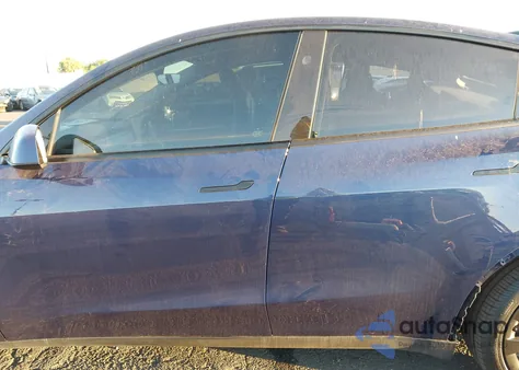 2023 Tesla Model Y Awd/Long Range Dual Motor All-Wheel Drive из США, поврежденный, VIN 7SAYGDEE0PF929050